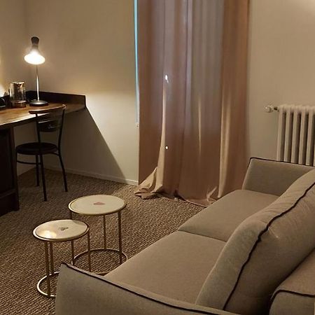 Auberge Le Petit Mas 伊苏瓦尔 外观 照片